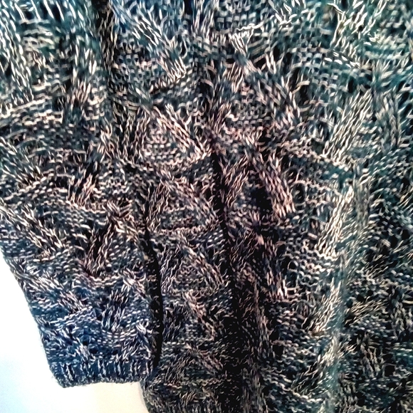 Open Knit Pointelle V Neckline Sweater - Picture 11 of 15